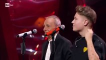 Sanremo 2024 - Alfa con Roberto Vecchioni canta Sogna ragazzo sogna