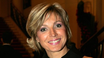 GALA VIDEO - Evelyne Dhéliat blessée à la main : elle donne de ses nouvelles
