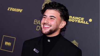 Voici - Just Riadh : l'influenceur se fait agresser au couteau au domicile de ses parents