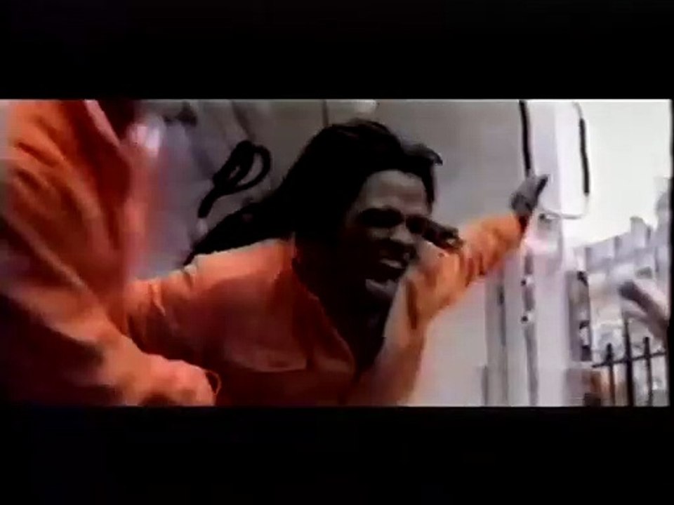 Gratuit en streaming : l'un des plus réjouissants nanars des années 90 (une star de la chanson y excelle)