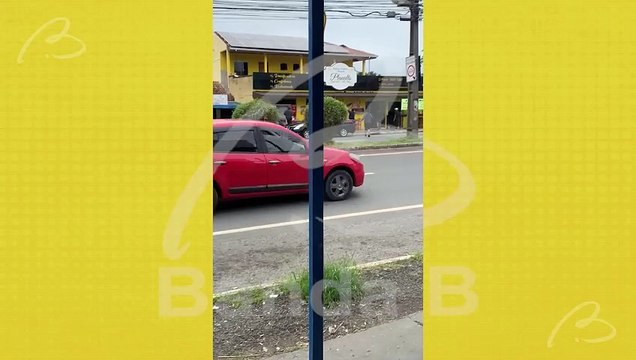 Imagens mostram confusão e quebra-pau entre torcedores antes do Atletiba; sobrou até para panificadora