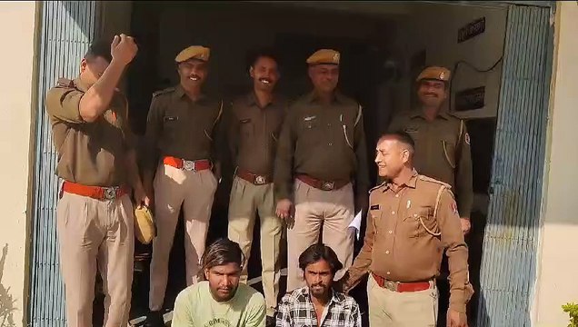 राहगीरों से मोबाइल लूटने व बाइक चोरी के दो आरोपी गिरफ्तार