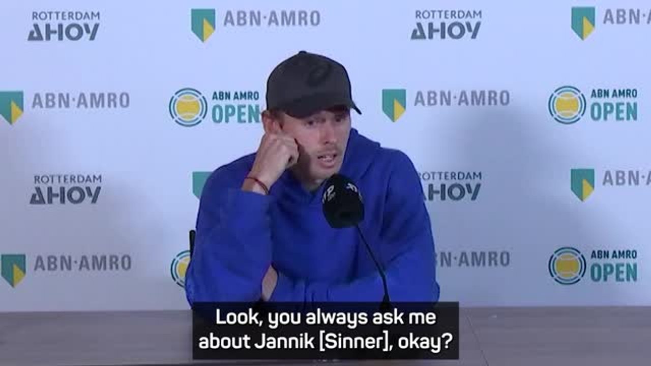 De Minaur sick of being asked questions about Jannik Sinner