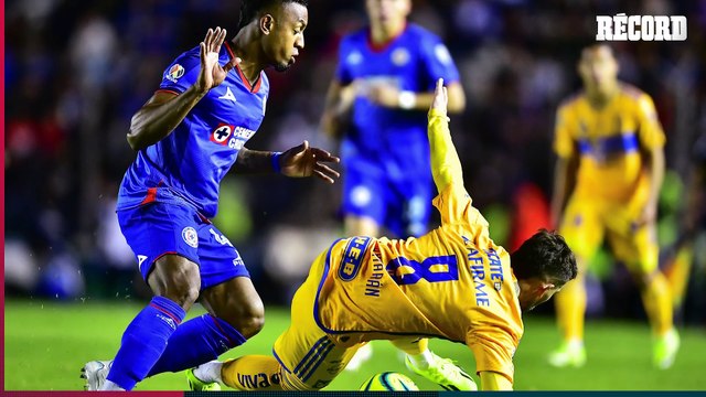 'GATO' Ortiz reporta a WILLER DITTA para DOS PARTIDOS DE CASTIGO