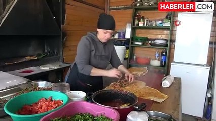 Kanserle Mücadele Eden Depremzede Kadın, Kebapçılık Yaparak Evlatlarına Umut Oluyor