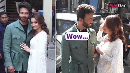 Ankita Lokhande और Vicky Jain ने Paps के सामने ही लुटाया एक दूसरे पर प्यार  | FilmiBeat