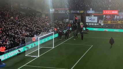 Tom Lockyer Makes Return to Kenilworth Road in Luton’s Narrow Loss to Man United ⚽