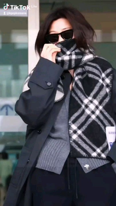 Gianna Jun You look sleek and cute babe.