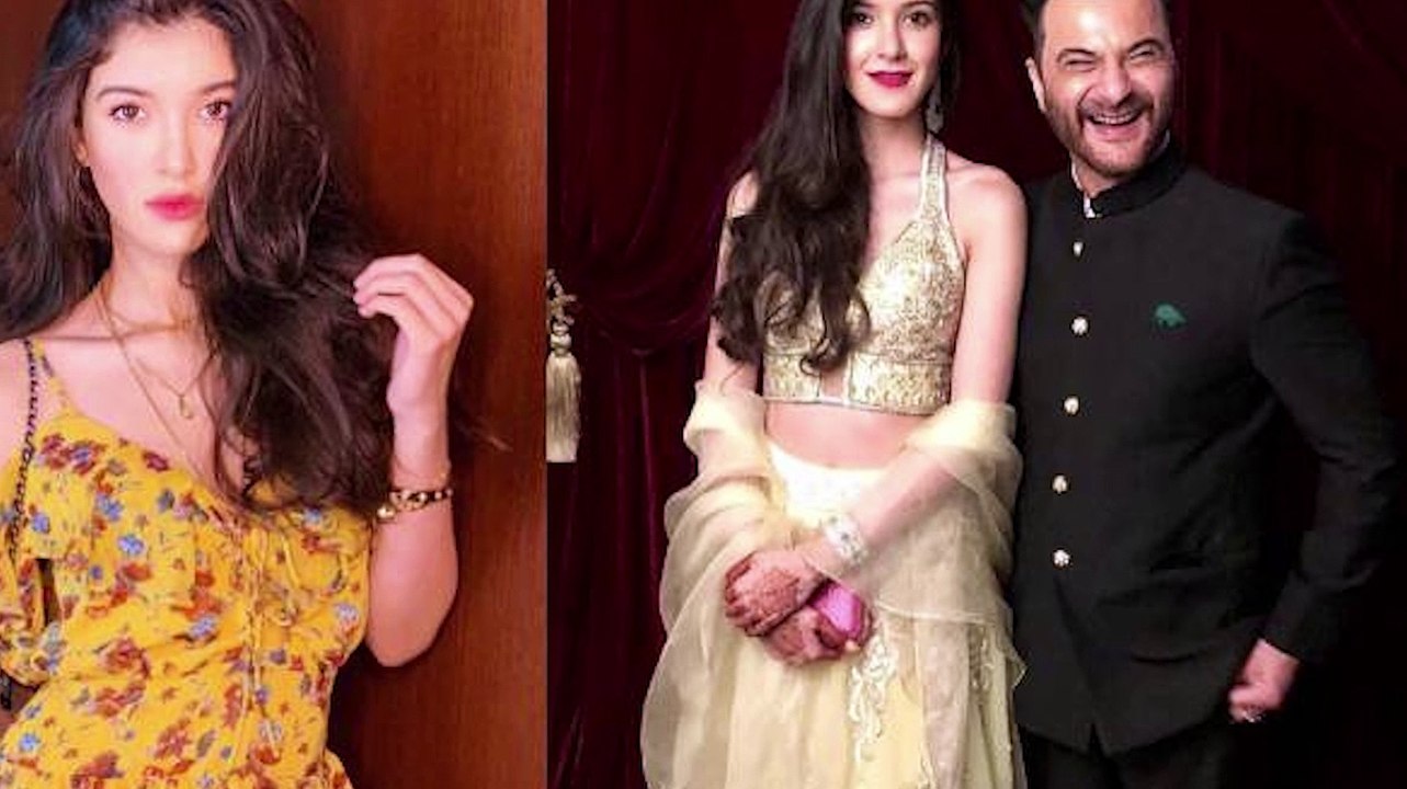 Shanaya Kapoor's sizzling ramp walk in a mirror work lehenga raises heat, netizens impressed!