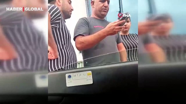 İstanbul’da ilginç anlar kamerada: Turistler taksici ile pazarlık yaptı