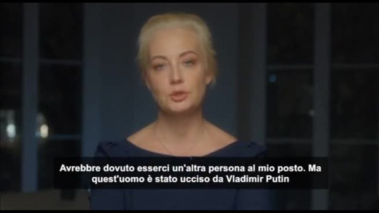 La vedova Yulia in un video: "Putin ha ucciso mio marito Navalny"