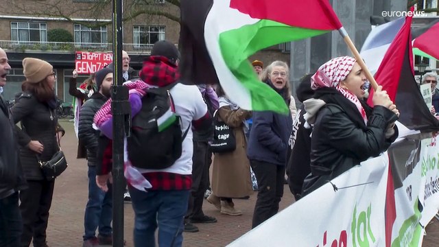 وقفة احتجاجية في لاهاي تزامنا مع بدء جلسات الاستماع بشأن احتلال إسرائيل للأراضي الفلسطينية
