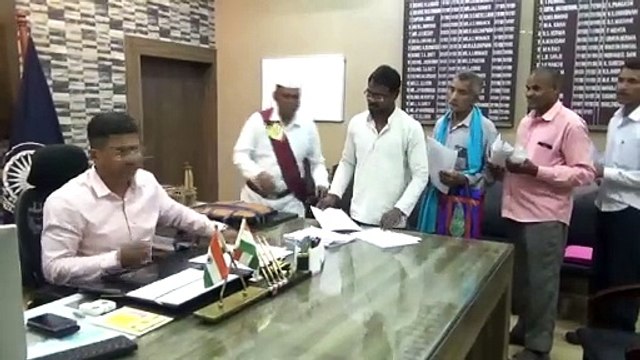 कलेक्टर ने जनदर्शन में सुनी दूर-दराज से आए लोगों की समस्याएं