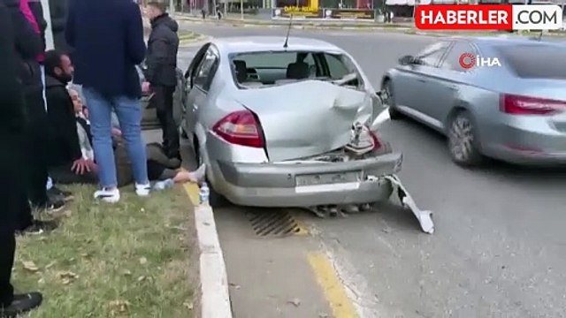 Diyarbakır'da panelvan ile otomobil çarpıştı: 2 yaralı