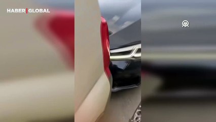 Kartal'da sürücü trafikte tartıştığı kişinin aracına saldırdı