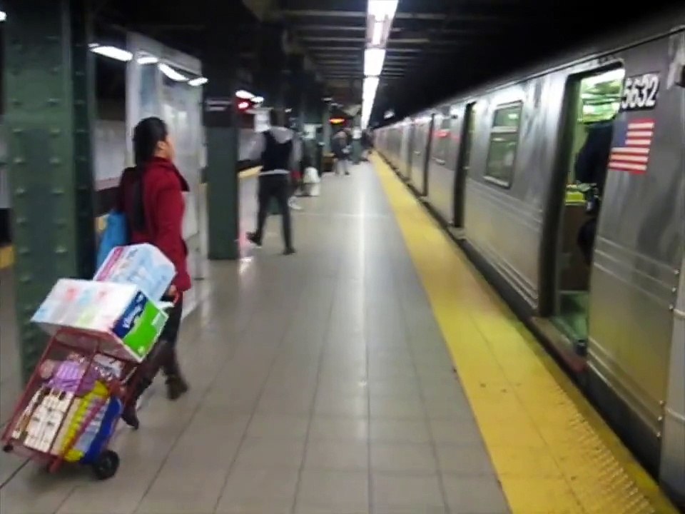 No Pants Subway Ride - New York City 2016