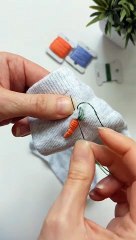 DIY : Personnalisez des Chaussettes d'Enfant pour Pâques avec une Broderie de Lapin et de Carotte 🐰🥕