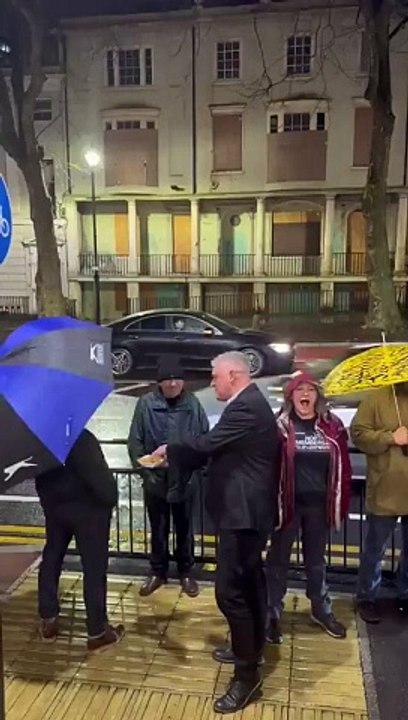 Controversial Conservative politician Lee Anderson heckled by protesters in Doncaster