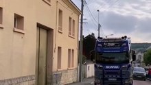 Beautiful SCANIA demonstrating look and sound