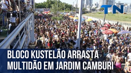 Bloco Kustelão arrasta multidão em Jardim Camburi
