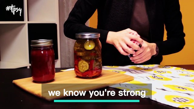 Jar Lids Can Make The Strongest People Look Weak! How To Open Them With Ease