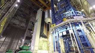 Crews Lift SLS Liquid Oxygen Tank into Cell D at NASA Michoud