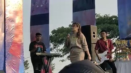 ANDARA KHARISMA - NEMU - BERGOYANG DI KEDIRI