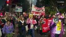 من أمام مقر إقامة نتنياهو.. المئات يحتشدون في القدس للمطالبة بصفقة جديدة مع حماس لتحرير المحتجزين