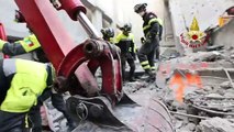 Crollo nel cantiere di Firenze, continua senza sosta il lavoro dei vigili del fuoco