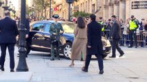 Selfies y una gran cercanía: Letizia se acerca al pueblo en un día clave