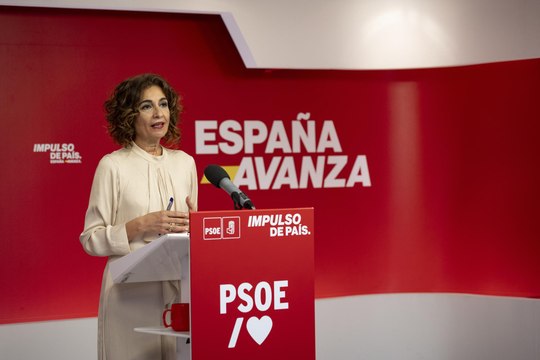 Montero tacha de incomprensible la actitud de Page y carga contra sus declaraciones: Uno tiene que saber cuál es la camiseta que lleva