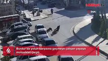 Motosikletin yayaya çarpma anı kamerada!
