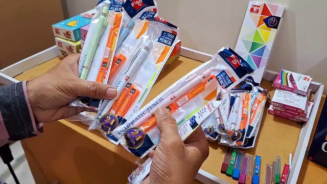 Unboxing and Review of figo mechanical pencil combo - meow, animal, flora, chrome, neon, 24 carat,