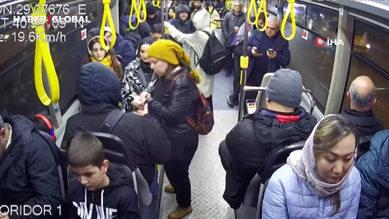 Kadına şiddet her yerde...  Otobüste yer istedi,  yumruklu saldırıya uğradı!