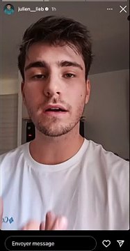 Julien (Star Academy) chante un extrait de son single Comme tout le monde