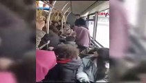 Sultanbeyli’de otobüsteki yolcuların kavgası cep telefonu kamerasına yansıdı