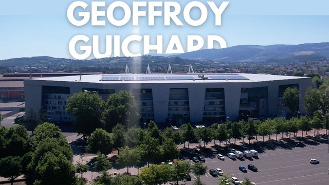 Vue aérienne du Stade Geoffroy Guichard : un siècle d'histoire, de football et de culture.