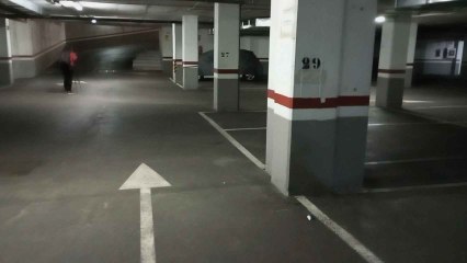 La rampa de la planta menos dos del garaje del Residencial Cala Alta de Villajoyosa donde encontraron muerto a tiros al piloto ruso.