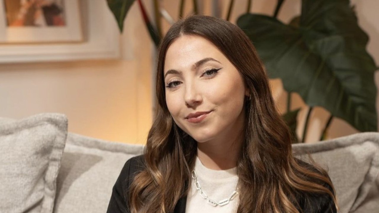 GALA VIDEO - Noé Elmaleh papa : la mère de sa fille est une célèbre chroniqueuse télé