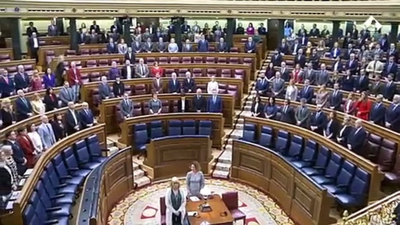 El Congreso guarda un minuto de silencio por los guardias civiles asesinados y Junts, ERC y Bildu se ausentan