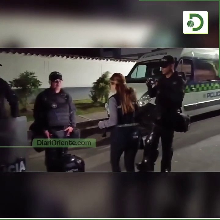 Esta madrugada las autoridades de Rionegro realizaron un allanamiento en el Centro de Reclusión Transitoria de Rionegro. En esta inspección y registro se logró incautar una gran cantidad de armas blancas, equipos de comunicaciones como teléfonos celulares