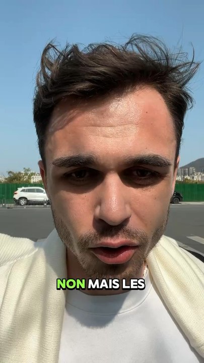 non mais ils ont fait un faux Paris en Chine  c’est hyper réaliste, juste manque les touristes, les gens qui courent et ralent, les rats, les bouchons et pecresse  #paris#chine#shanghai#vlog#tianducheng#voyage#lol