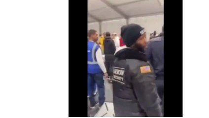 Migrantes agreden a policías en Nueva York