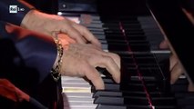 Sanremo 2024 - Riccardo Cocciante canta Quando finisce un amore