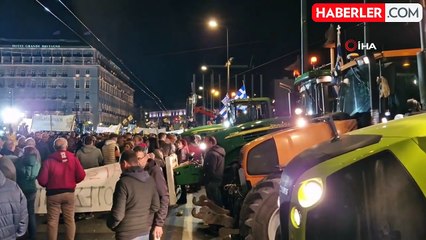 Yunanistan'da çiftçiler sokağa indi
