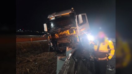 중부내륙고속도로서 화물차, 가드레일 받아...'졸음 운전' 조사 / YTN