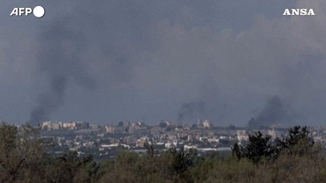 Gaza, colonne di fumo si alzano dal sud della Striscia