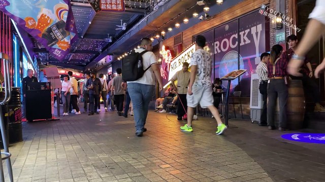 目之所及全是长腿大美女，充满青春气息的街道，中国广州是一个朝气蓬勃的宝地！As far as the eye can see, there are long-legged beauties，China