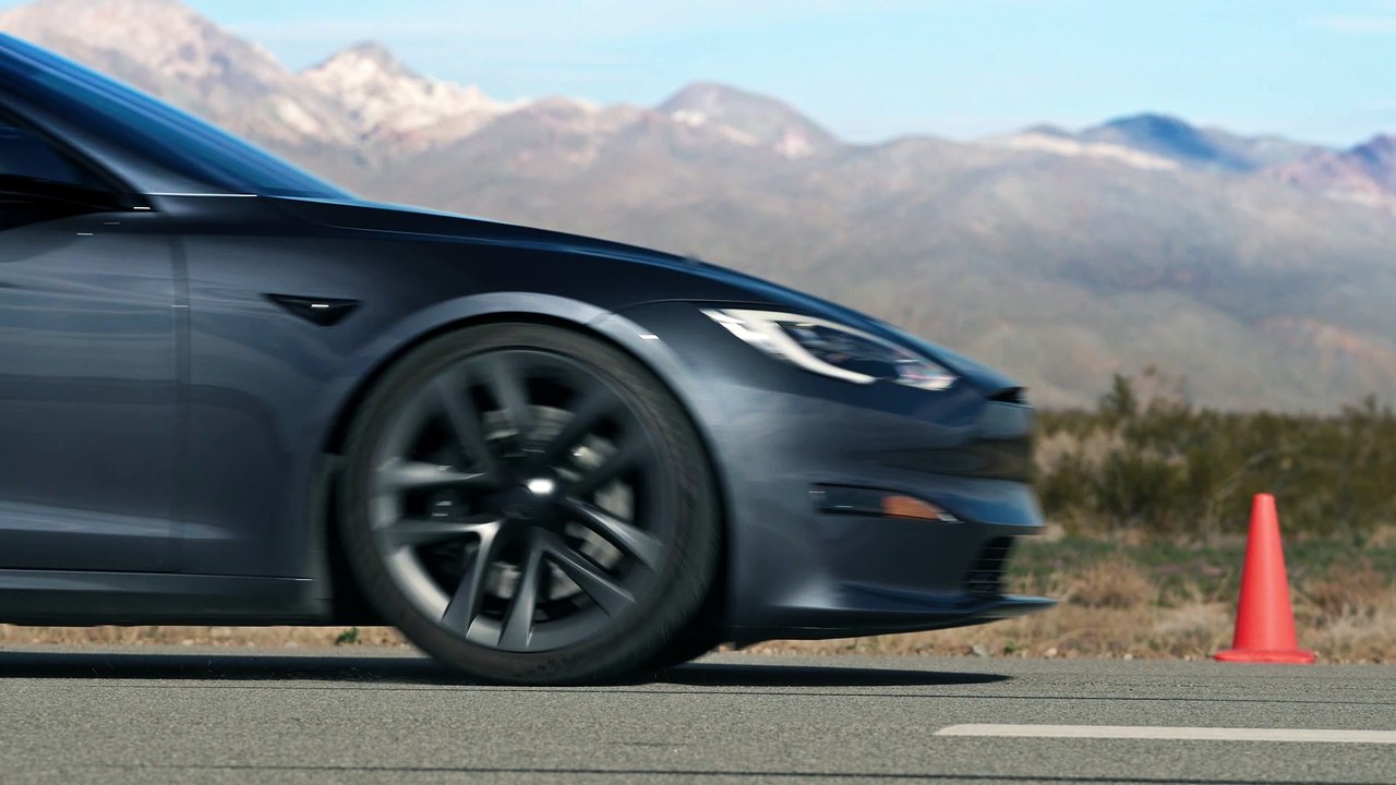 INSANE Lucid Air Sapphire vs Tesla Plaid Comparison Test! 1/2 Mile Drag Race, 2200+ HP, 1 Supreme EV