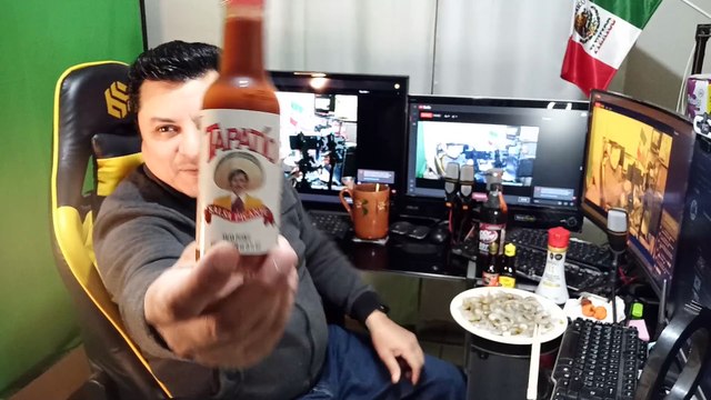 El show de shialeweb entre botanas y bebidas en la oficina , un rato para pasarla muy bien en compañia de los seguidores